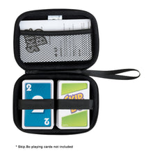 Charger l'image dans la galerie, Theo Klein Etui de Transport Skip-Bo I Etui pour Cartes à Jouer Pratique pour Voyager I Protège Les Cartes de l'humidité et de la poussière I Jouet pour Enfant à partir de 3 Ans