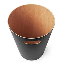 Charger l'image dans la galerie, Umbra Woodrow Poubelle Ou Corbeille À Papier Moderne En Bois D'Une Capacité De 7.5 L Pour Salle De Bain. Bureau. et Bien Plus Encore. Hêtre Commun. Noir/Naturel
