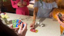 Charger l'image dans la galerie, Mattel Games UNO DÉFIS Jeu de Cartes Réservé aux Adultes pour Les Soirées Jeux, Les Voyages, Le Camping et Les Fêtes, Version Française, JBF59
