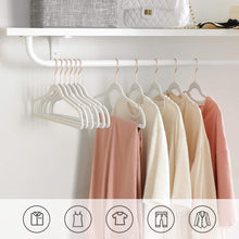 Charger l'image dans la galerie, SONGMICS Lot de 20 Cintres Velours Adulte, Longueur 41,5 cm, Fin, Grande Capacité de Charge, avec Crochets Pivotants à 360°, pour Manteaux, Chemises, Blanc et Rose Gold CRF026W01
